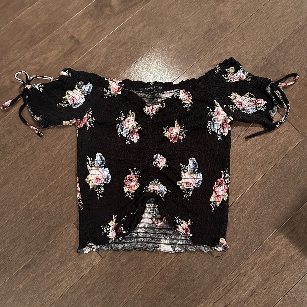 Cute black flower crop top